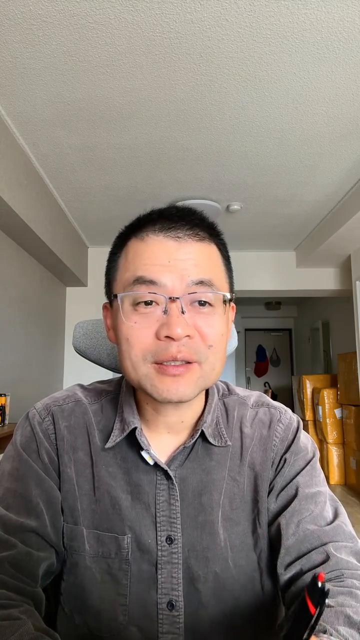 有粉丝问我能不能先办工作签证来日本，一边工作一边慢慢的把生意做起来，最后再转日本