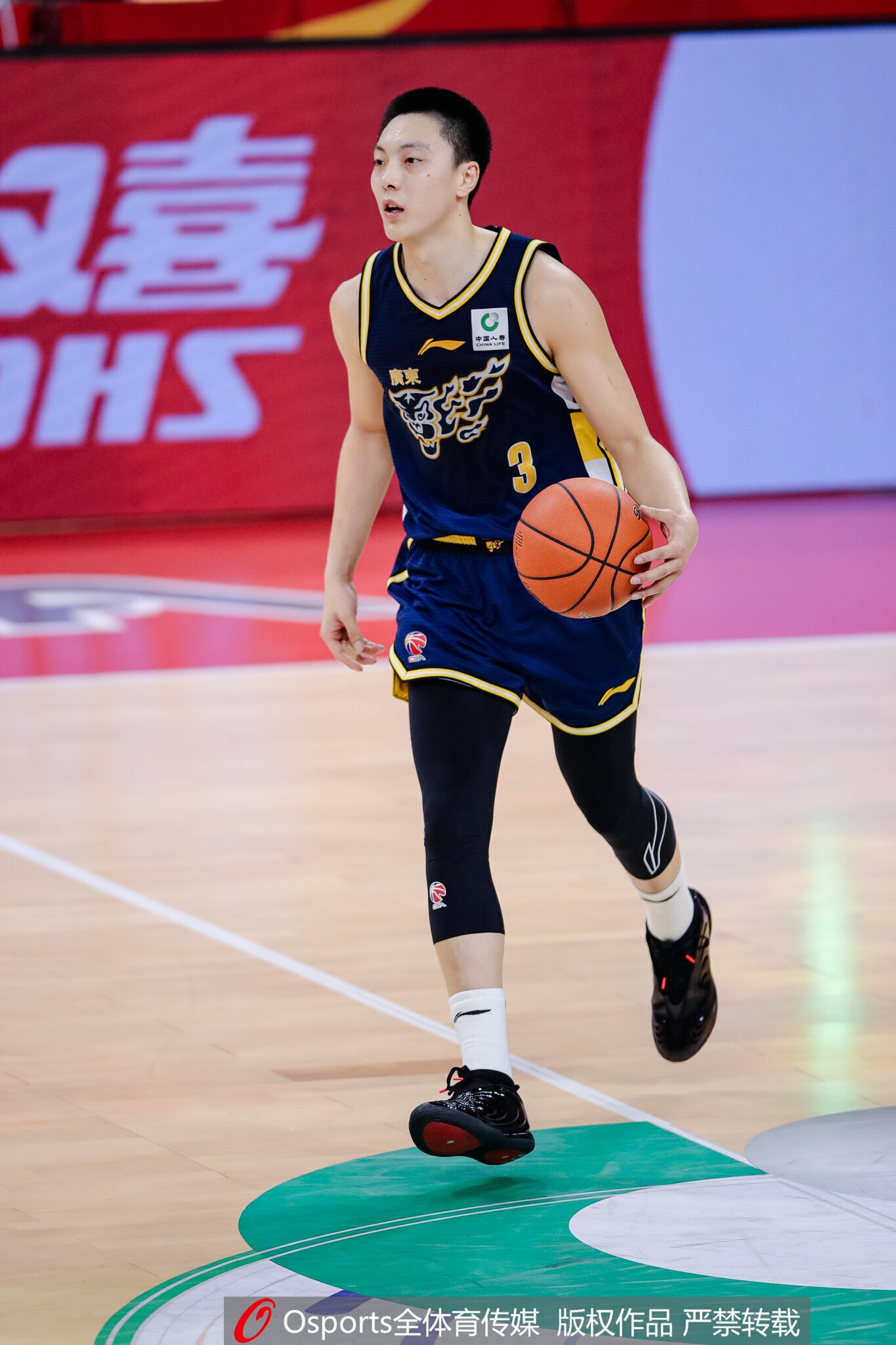 难阻失利！胡明轩13中6拿15分4板5助 三分7中3