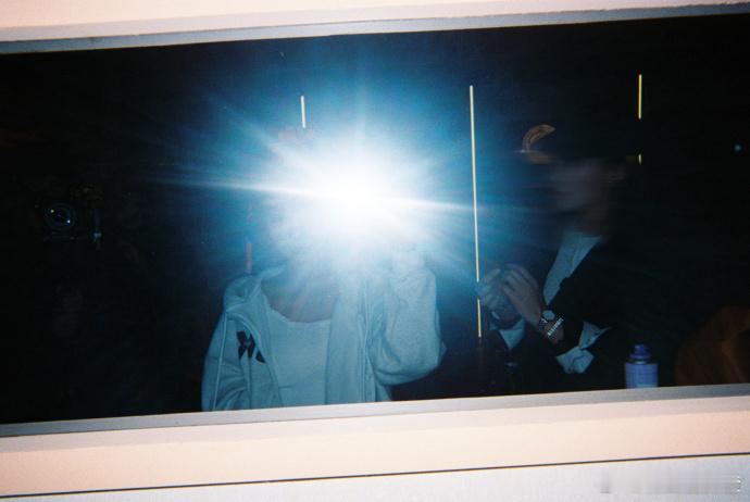 黄霄雲这顶光造型，我直接吹爆！死亡顶光在她脸上完全不显突兀，反而更添一份神秘与仙