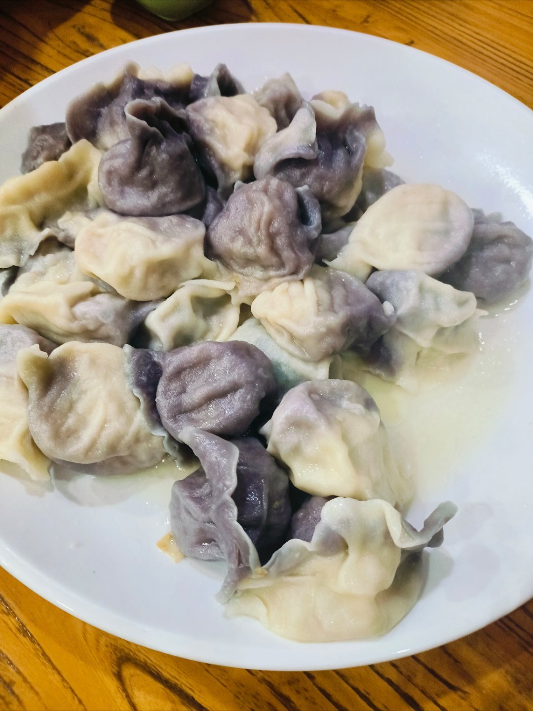 猜猜这饺子皮是啥水的？猜对有奖哦