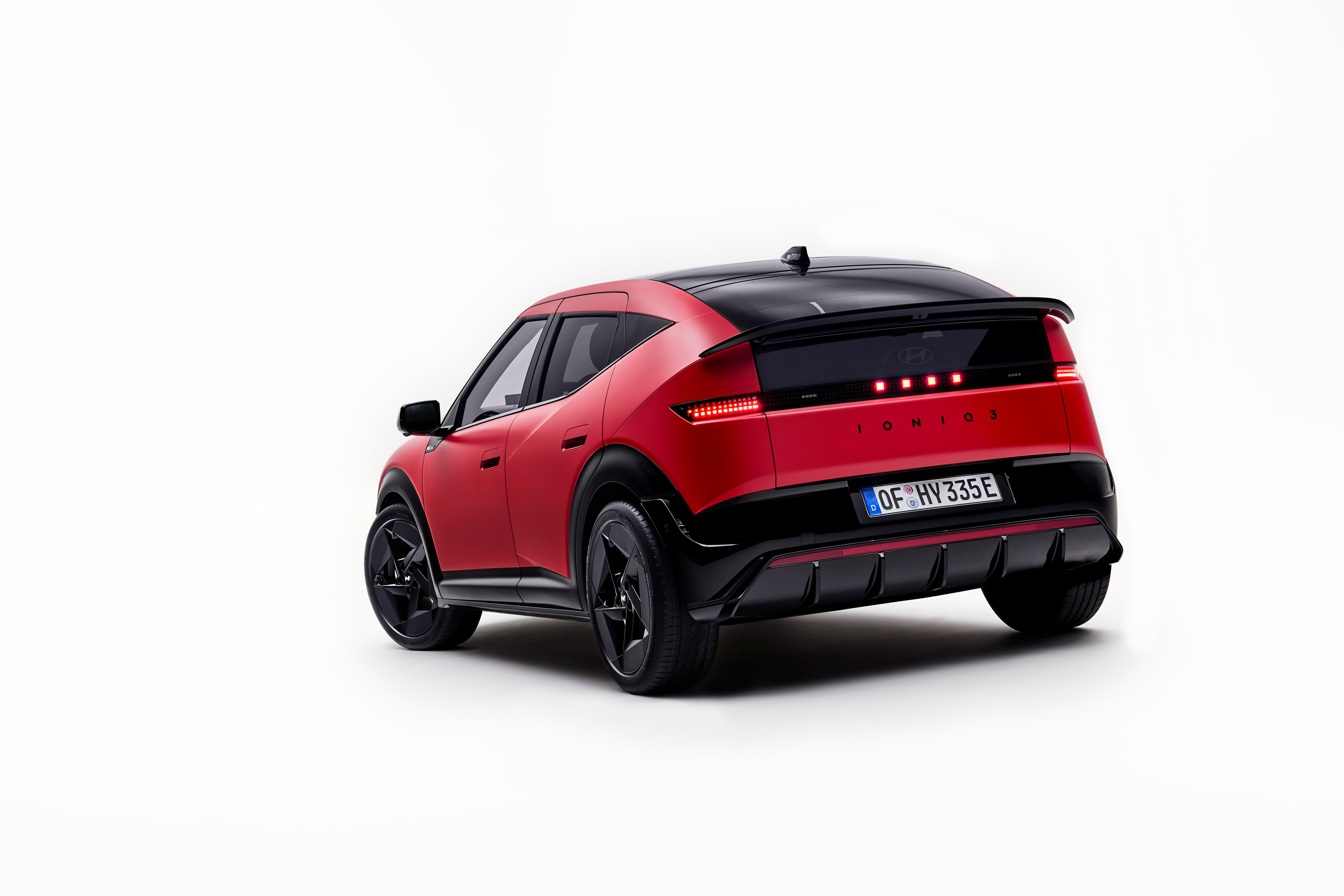 现代IONIQ 3发表，面向欧洲市场，E-GMP平台打造，纯电都市SUV设定，参