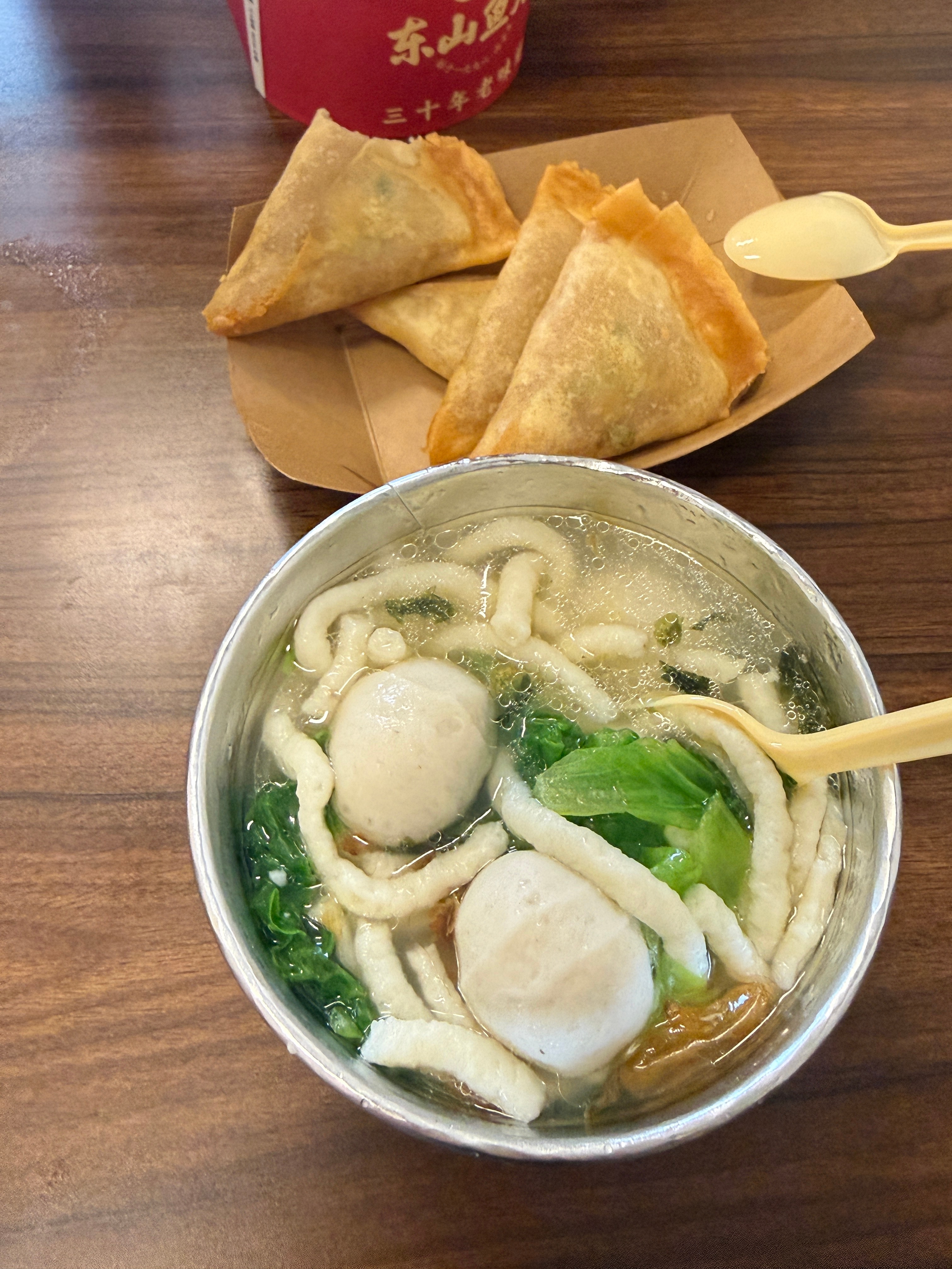 废了一起床就喉咙痛发低烧，浑身难受，什么也吃不下，简单吃点把药给吃了压制住 漳州