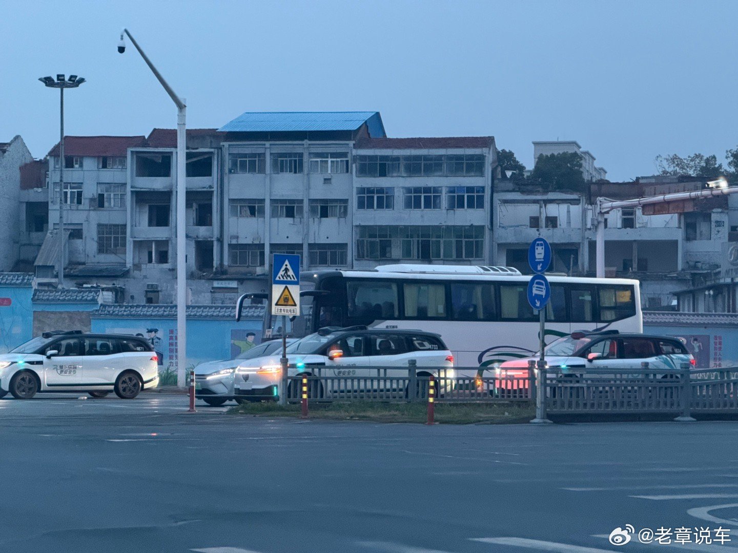 不知疲倦的萝卜快跑，每天都起得很早。五年之后。大部分人的工作岗位可能就被淘汰掉了