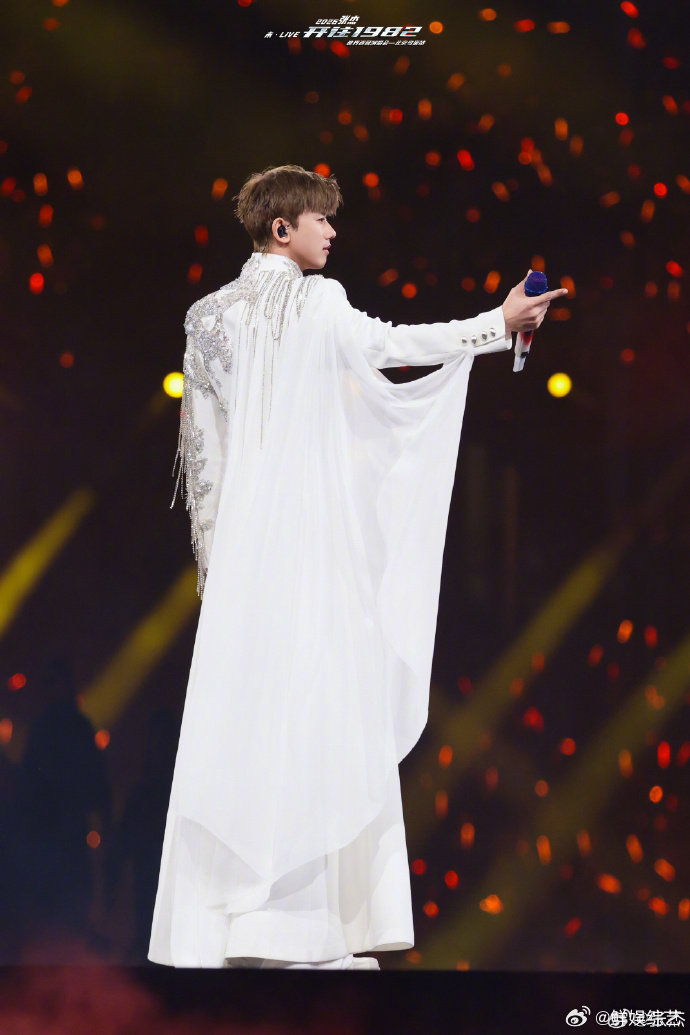 张杰鸟巢连开16场前的todo 从舞台设计到歌单调整，张杰逐项完成待办清单，只为