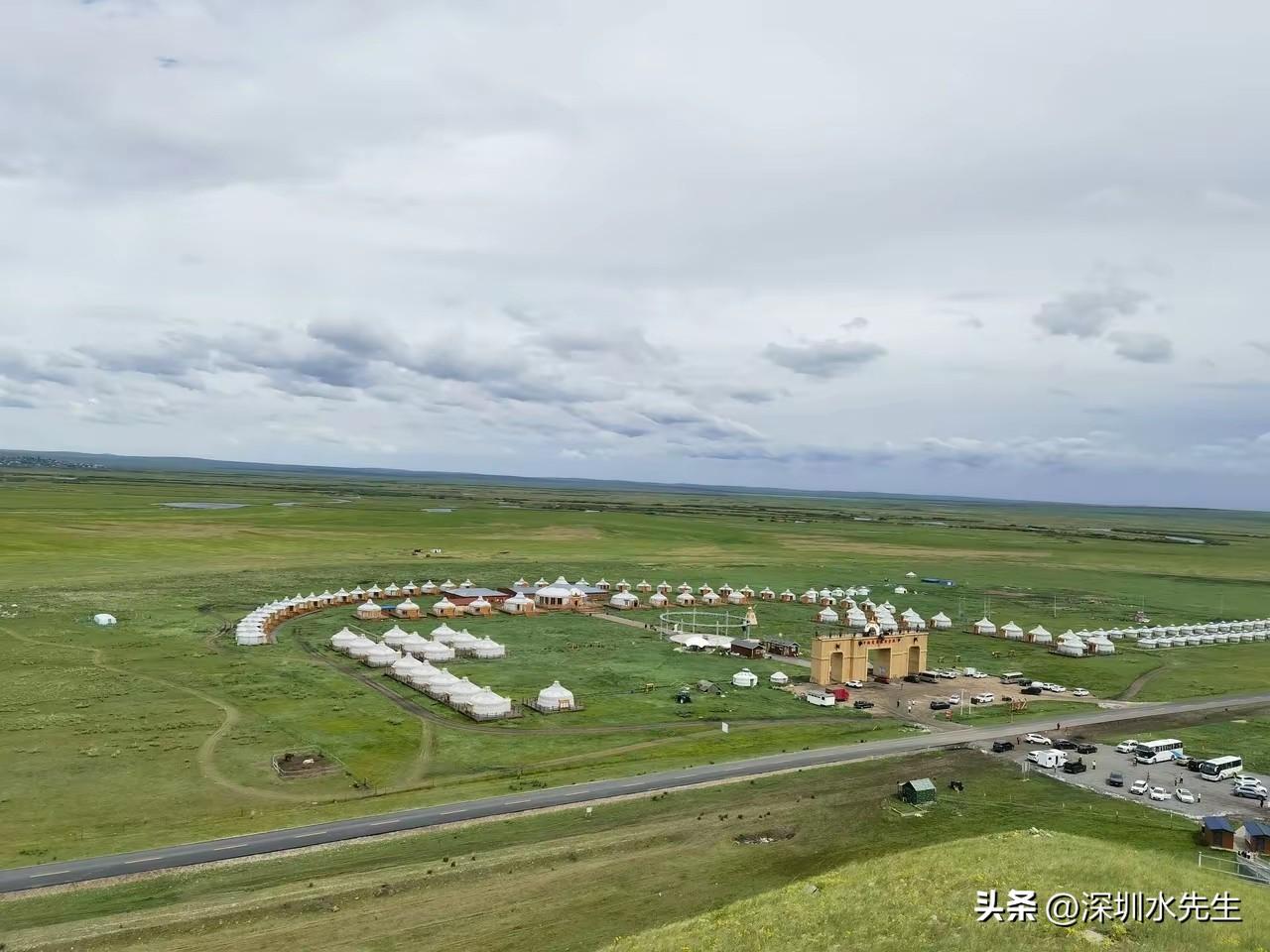 很多人读历史，总把中国史和世界史割裂开来看。
 
以为长城以北的草原纷争，只是中