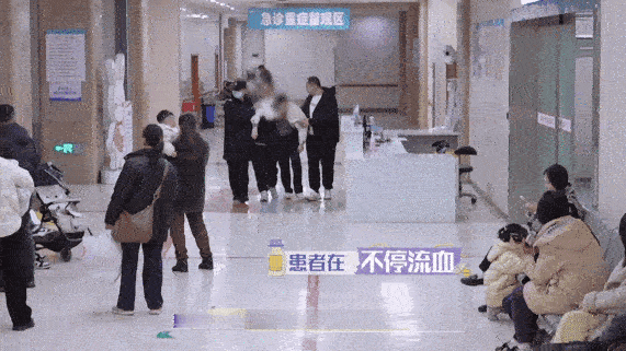 15岁男孩无痛便血十几次失去意识闪闪的儿科医生 15岁男孩两日便血十余次却毫无痛