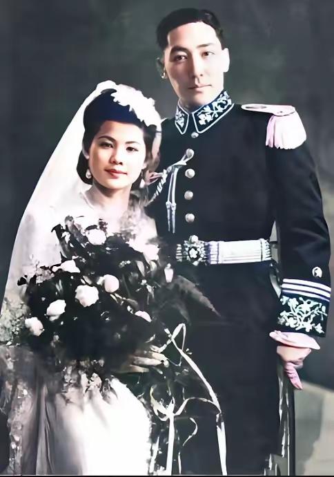 蒋纬国妻子35岁被蒋经国秘密处死，被称为“军中第一美人”。蒋纬国有一个妻子，曾被