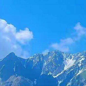 时光荏苒，岁月如梭。锦瑟年华，稍纵即逝。过去种种，弹指间，流在昨天。多少欢喜，多