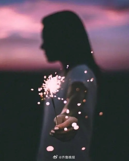 祝平凡的生活，也能拥有无数个闪光的瞬间。#晚安#