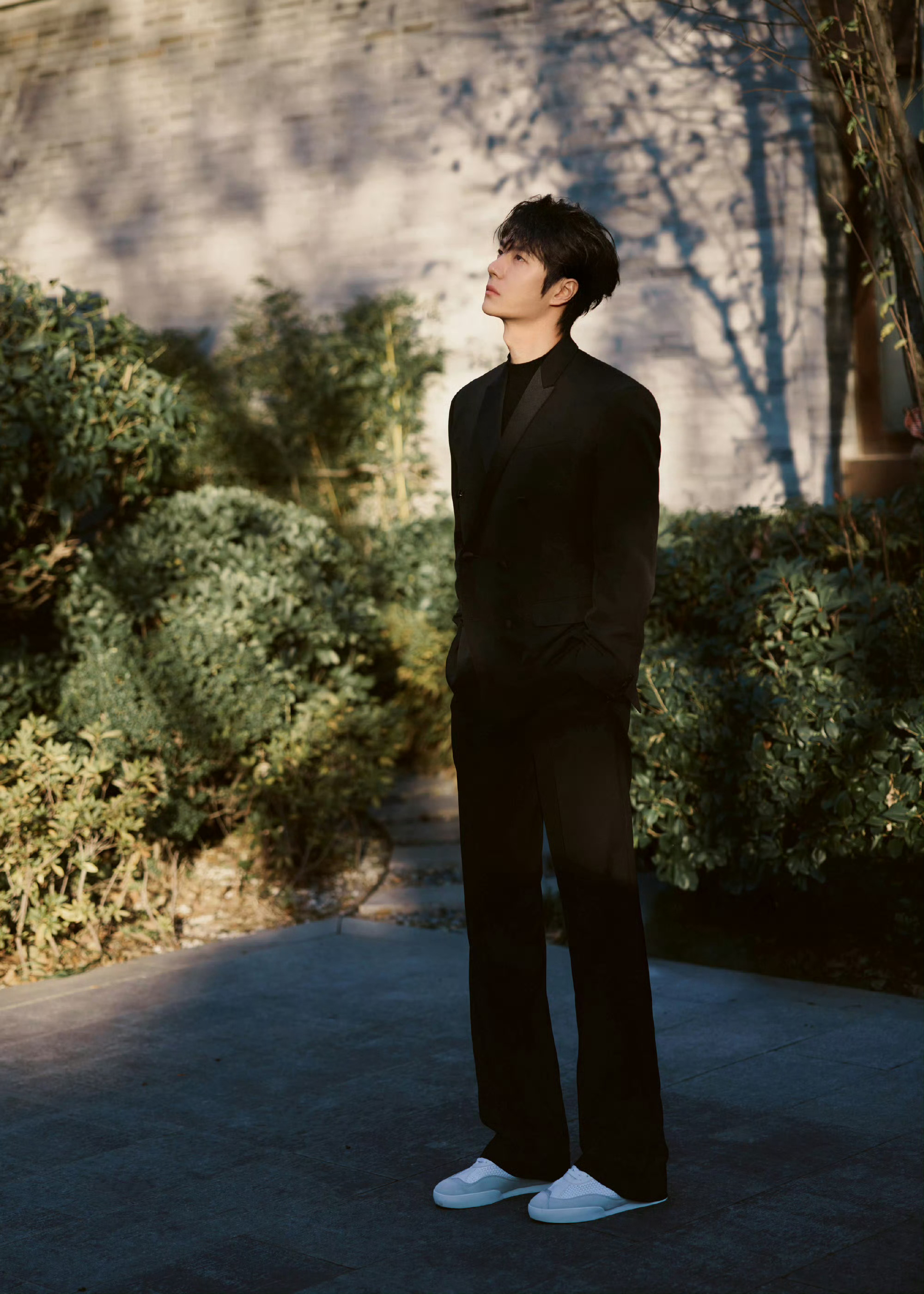 王一博自在悠然  王一博暖光叠影  王一博暖光叠影 