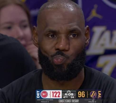 湖人今天篮板33-37落后，助攻28-30落后，抢断10-12落后，失误20-1