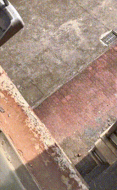 好消息：我把手机保住了
坏消息：需要有人保我