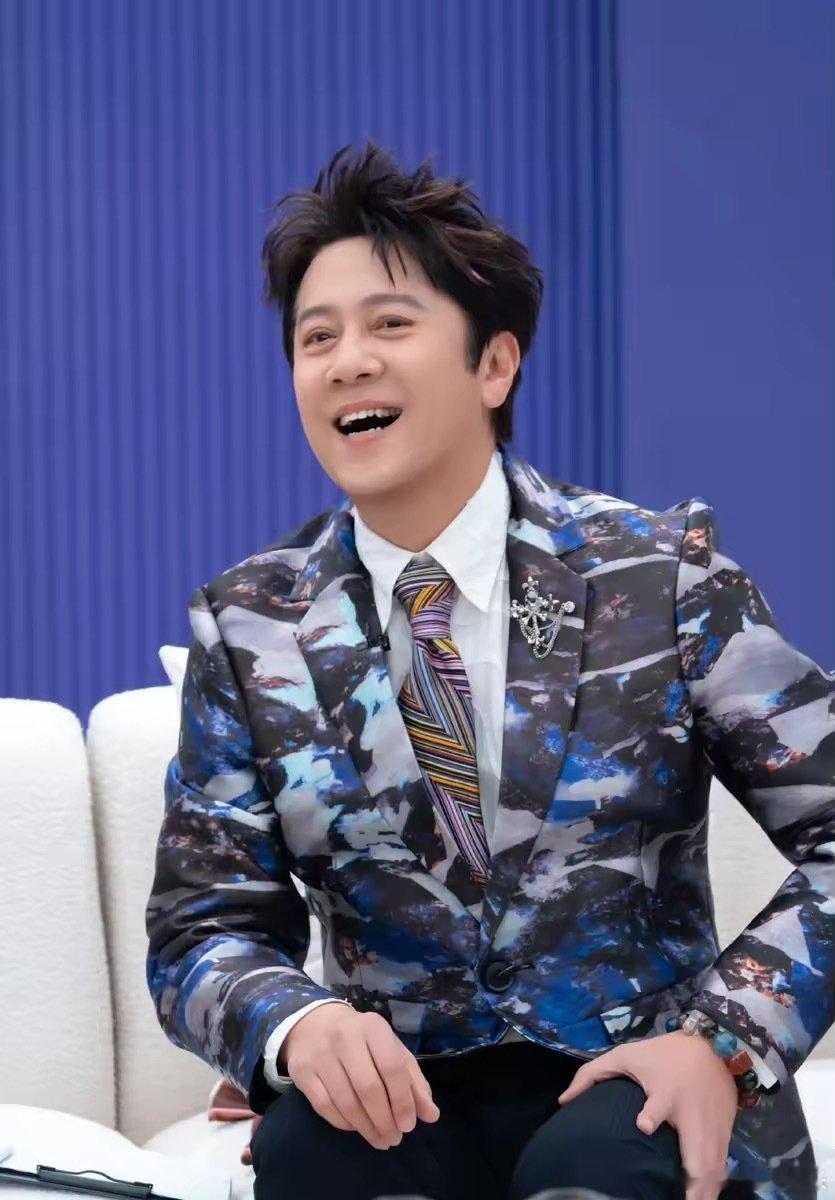 蔡国庆祝福界法拉利就位 辽宁春晚 谁懂！蔡国庆被封“祝福界法拉利”，辽宁春晚后台