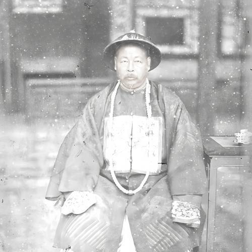 1885年9月，左宗棠病逝于福州，终年73岁。按清制，一品大员去世后须由朝廷议定