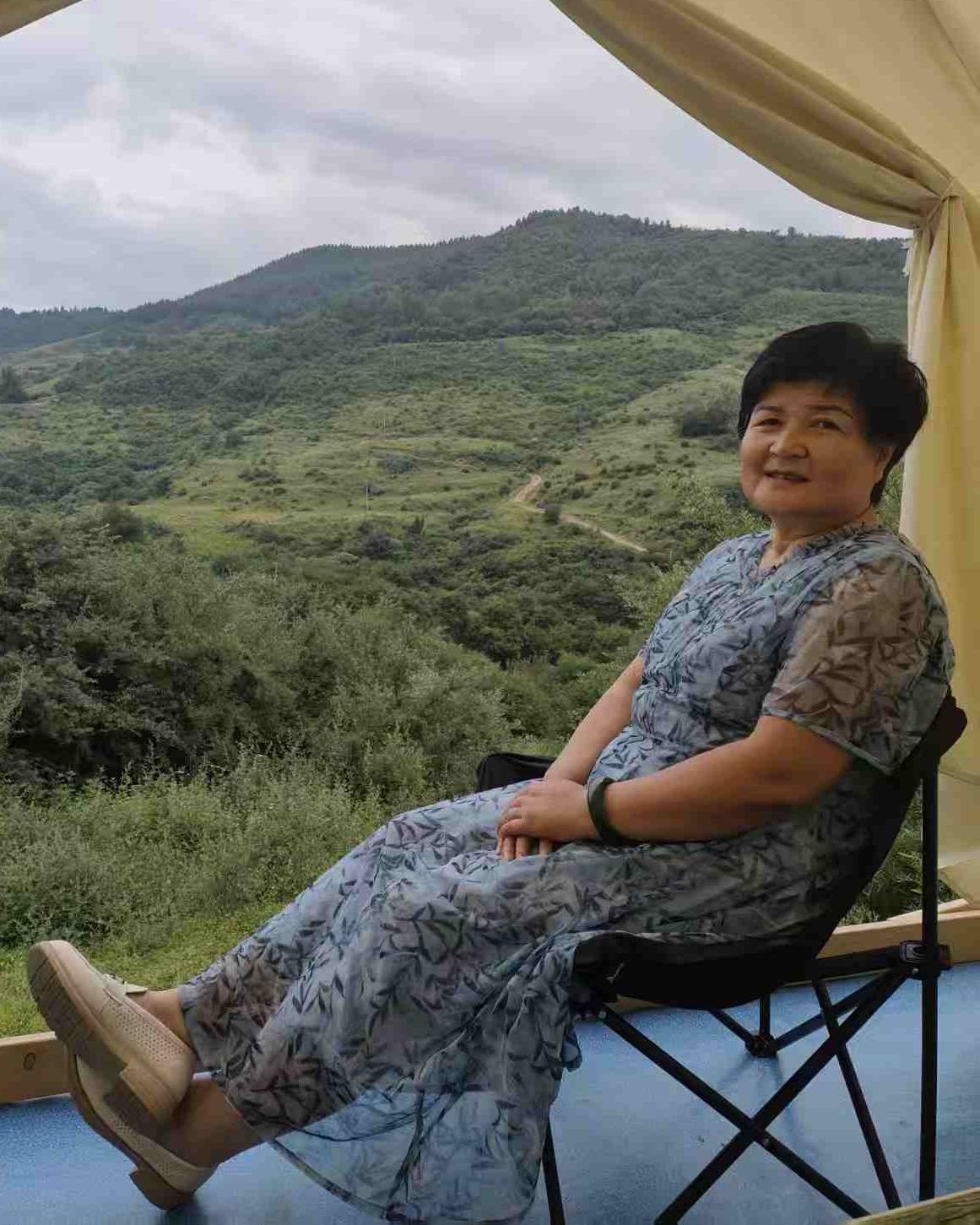 三伏天对老人来说，藏着不少看不见的健康暗雷，稍不注意就容易中招。
首先是心血管风