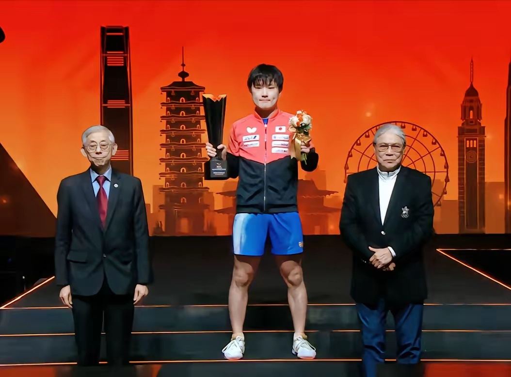 【WTT 总决赛历届男单冠亚军】2021 年：樊振东🏆，张本智和🥈2022 