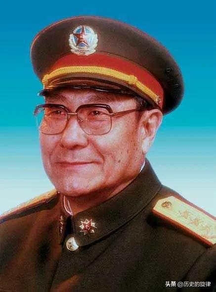 1948年沈阳战俘营，16岁小兵哭着要回家，连长强行留下，40年后成中将
 
1