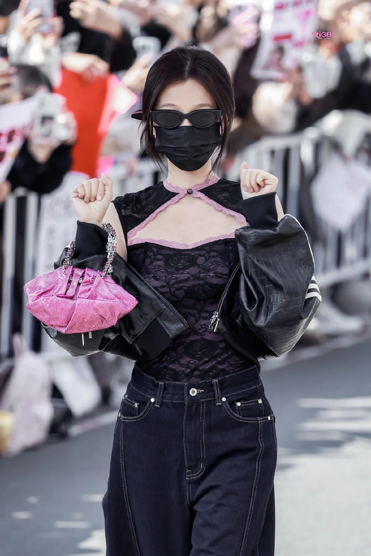 今天完全妈咪啊！好美，eat不到虞书欣怎么办！ 