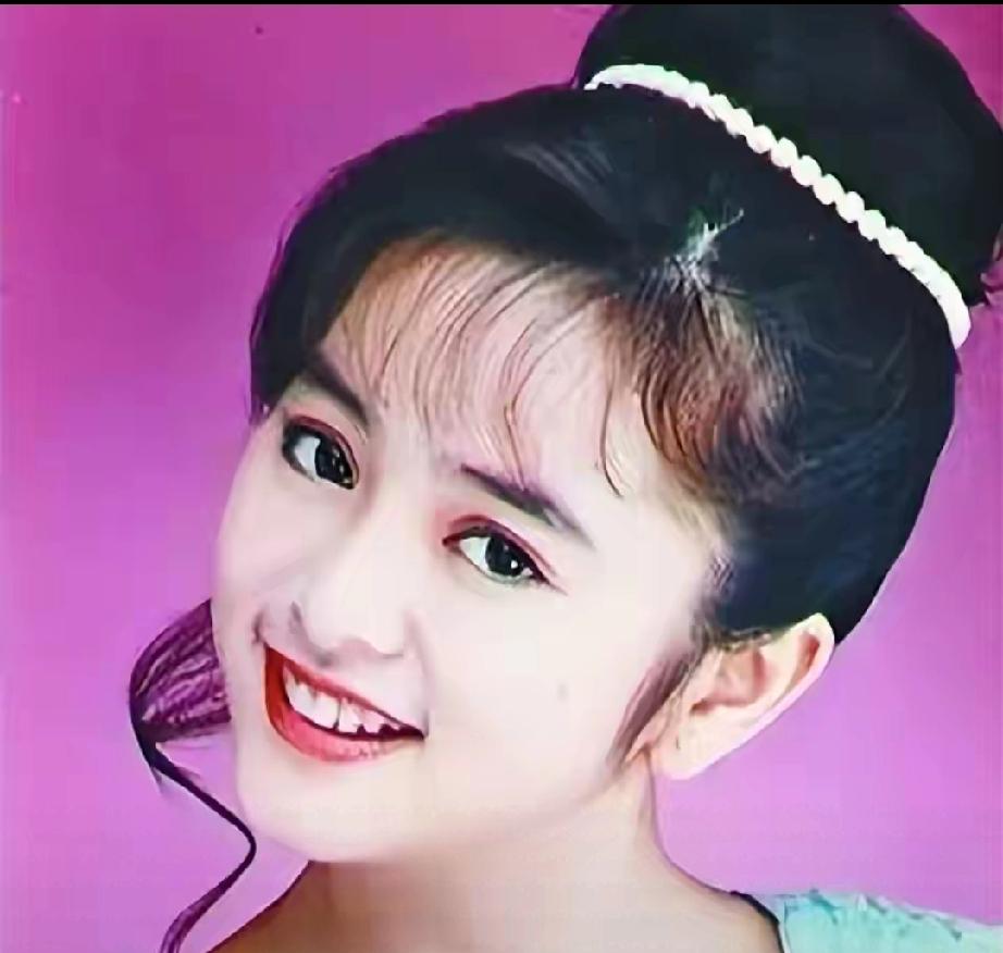 拒林志颖嫁千亿富豪，玉女叶蕴仪的人生，为何高开低走？
 
     1995年，