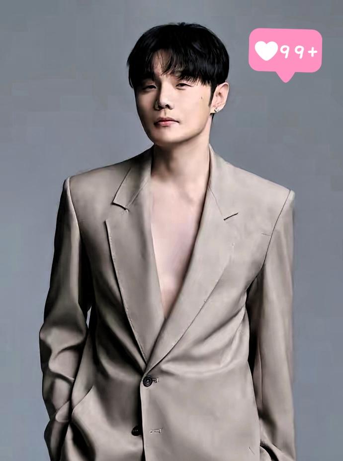 明眼人都看得出来，李荣浩坚持不让侵权者赔偿，根本不是差那点版权费。
 
很多人以