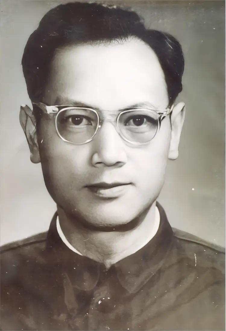 彭加木（1925年5月19日-1980年6月17日），原名彭家睦，男，汉族，广东