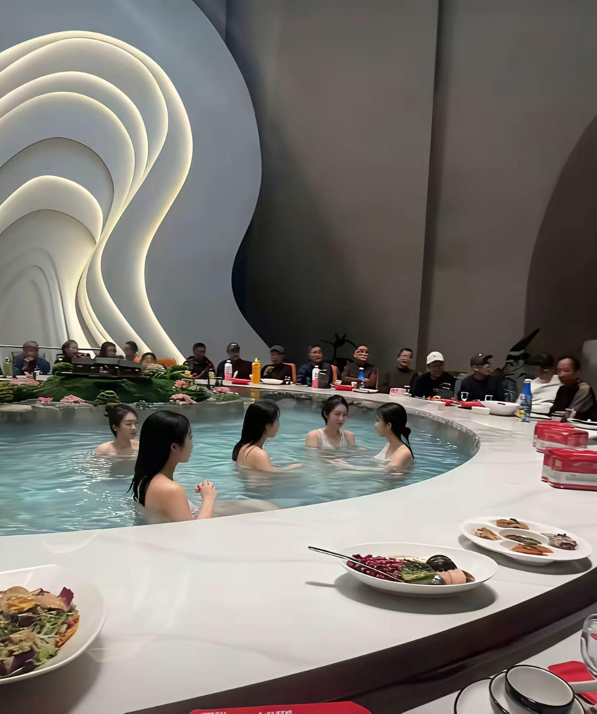 你们都是我盘中的餐食！