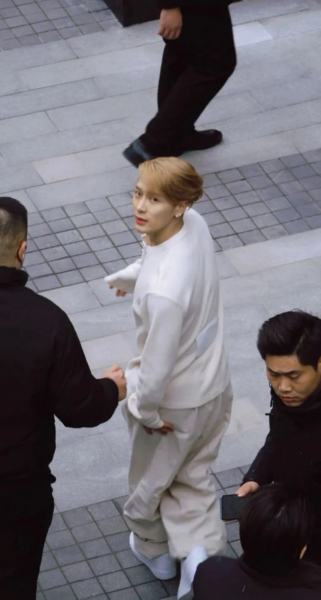 eat不到王嘉尔好难过😢。