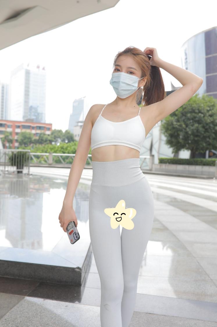 爱骑单车的瑜珈裤小姐姐
你怎么看待穿瑜伽裤出门的女生瑜伽裤自拍 瑜伽裤美女