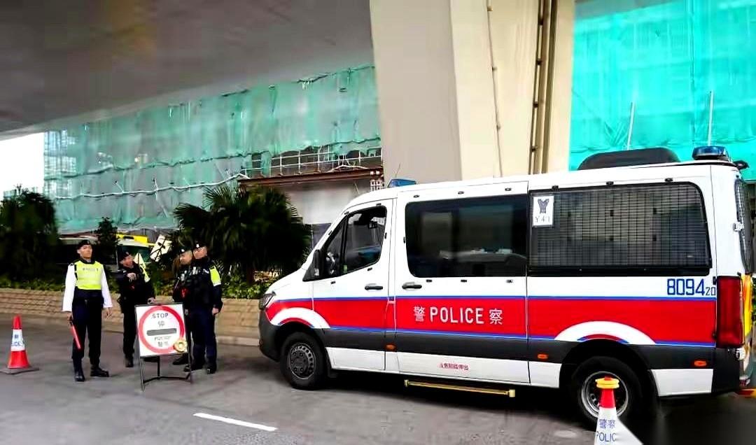 黎智英去求情了。
你没听错，就是那个黎智英。带着他那几个已经认罪的同伙，在法庭上