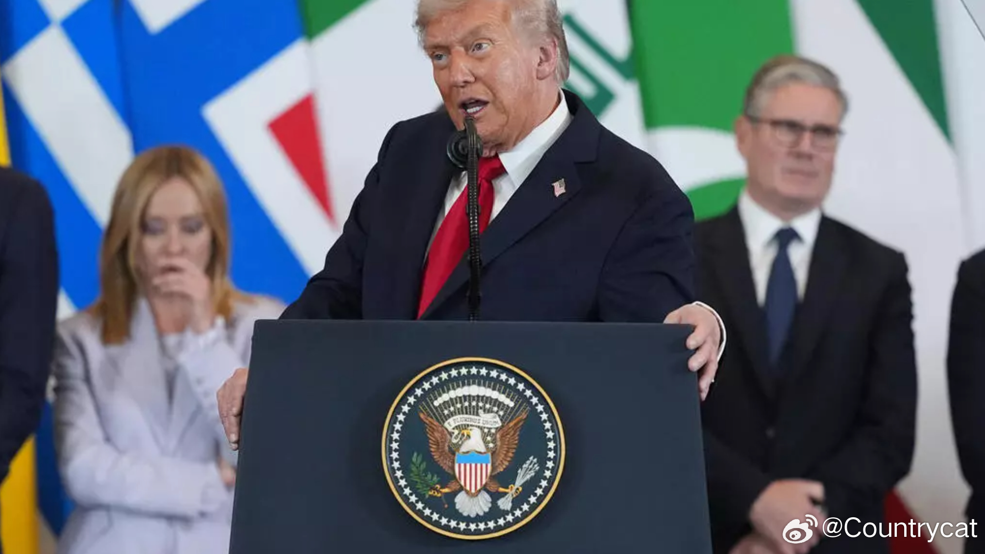 特朗普称梅洛尼为“伟大领袖” 从何说起？海外新鲜事中东现场直击以美袭击伊朗 美国