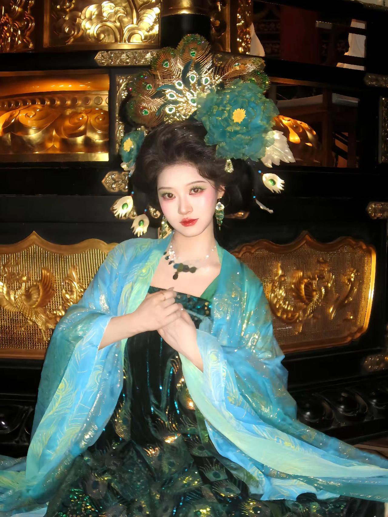 "什么一生一世一双人明明是一言一誓骗一人"古风古风妆造孔雀神女