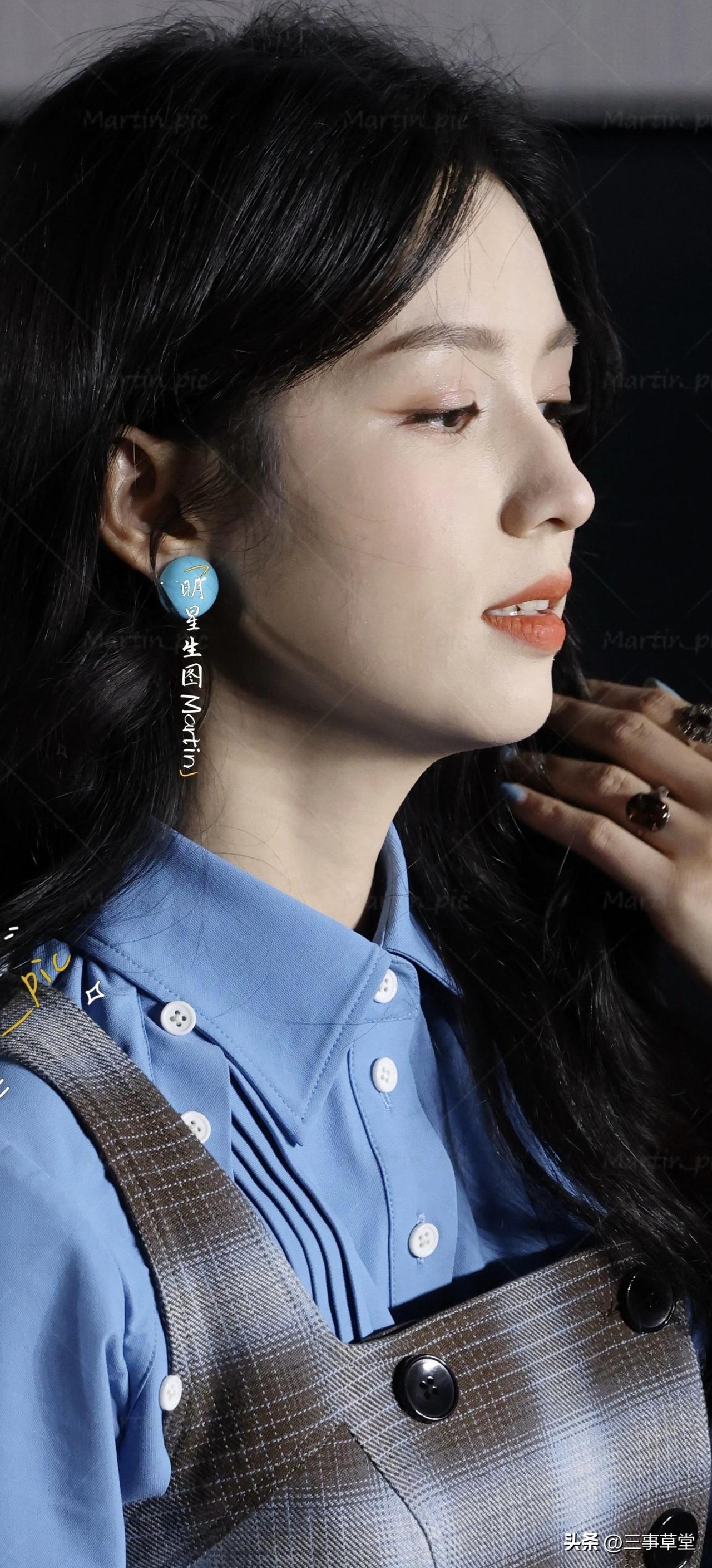 周也你好1983追剧图生图
复古风的也子让人眼前一亮 好美的侧颜！也子这复古造型