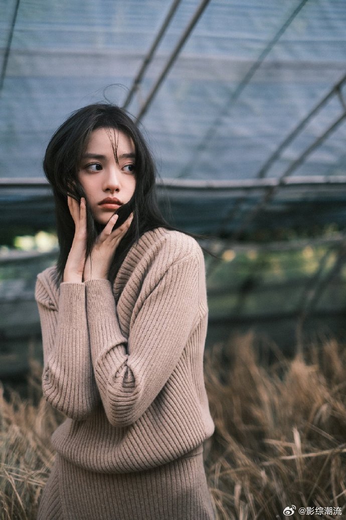 张艺上我是谁我在哪我该选谁乘风舞台的选人名场面必须有张艺上，被多位姐姐争抢的她，