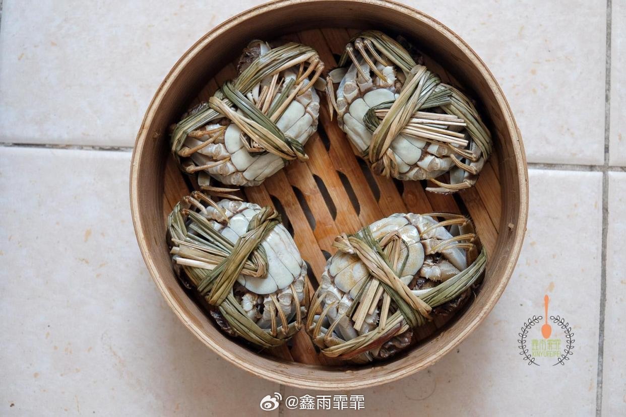 🦀秋天螃蟹季，你家吃蟹了吗？咱北方人不太会吃海鲜，别人送一筐大闸蟹，真有点懵。