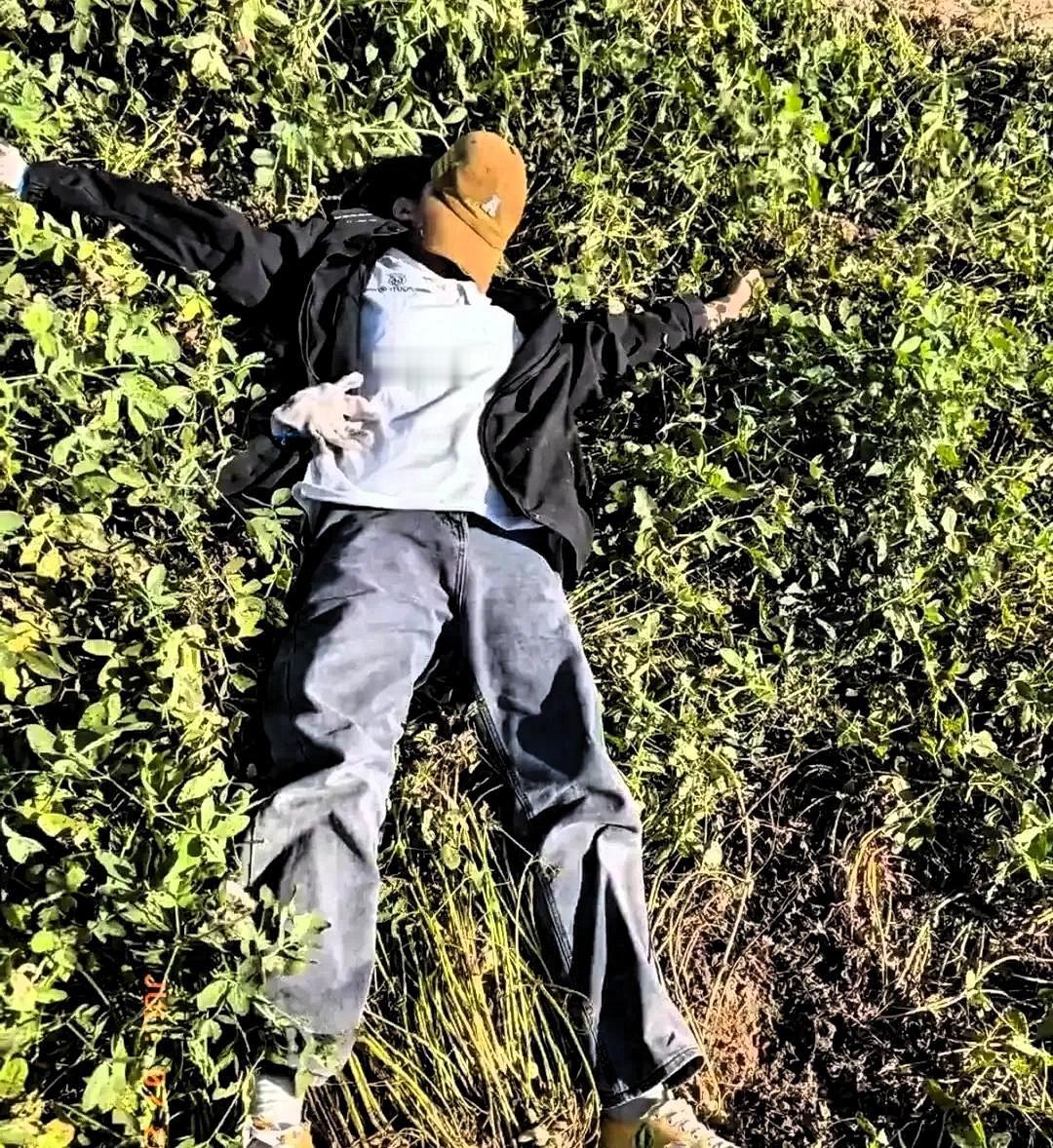 高考结束后，全网考生都在狂欢放松。
聚餐、旅游、追剧、补觉，几乎所有高三生都在卸