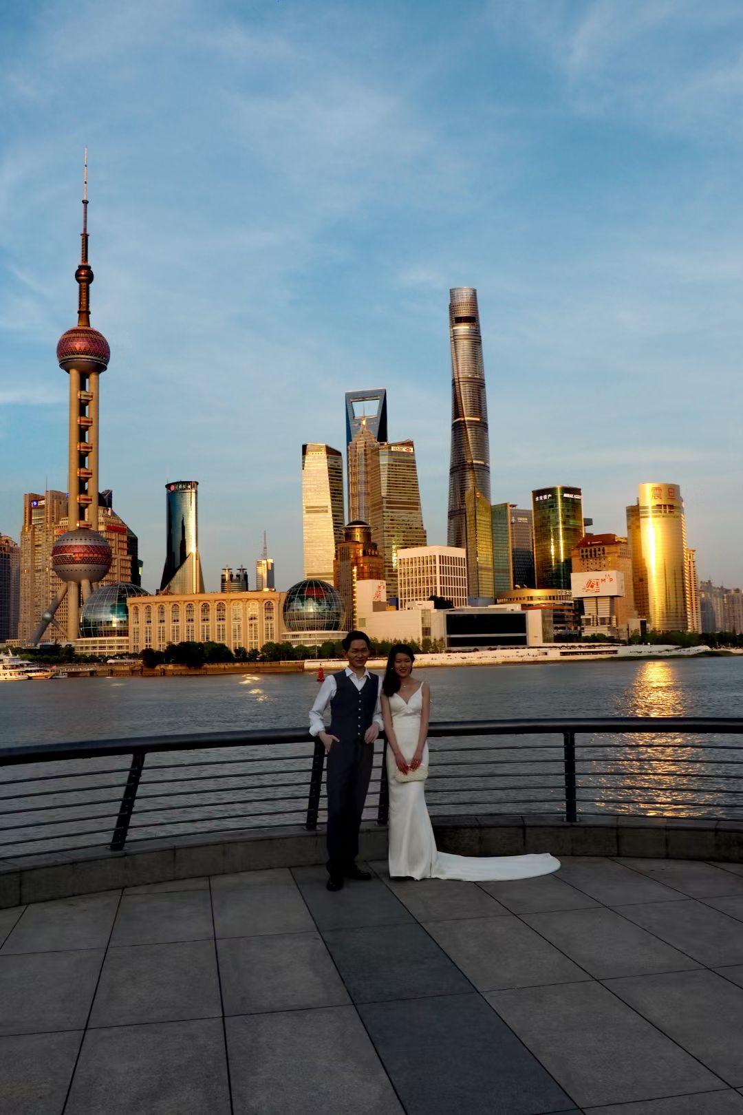 上海越来越繁华，本地方言在一点点消失
 
上海从民国起就靠包容开放繁华至今，可如