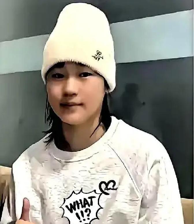 12斤肉，一条命。
 
全红婵归队，直接轻了12斤。网上有人嚷嚷节食，教练听完摇