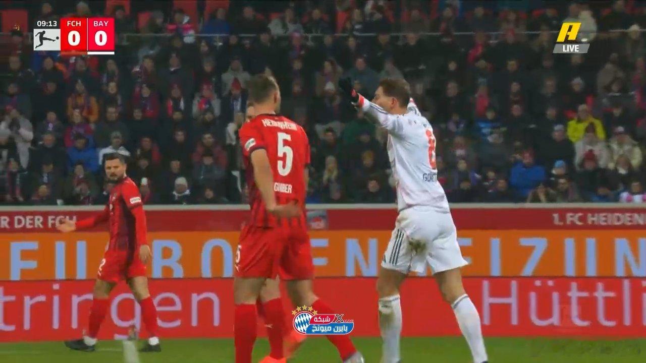 格列茨卡申訴判罰點球，但裁判示意比賽繼續進行