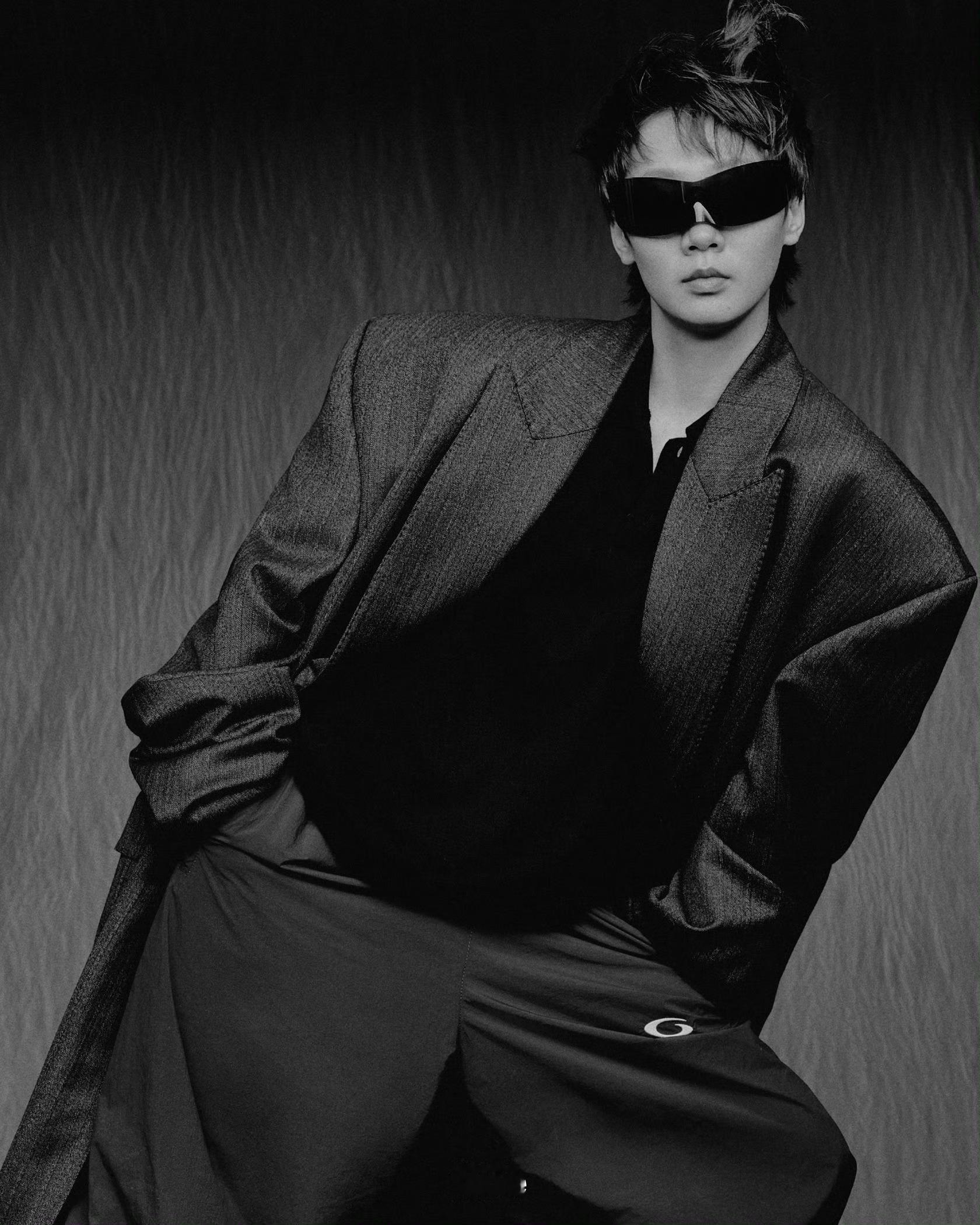 去年今日发的时尚先生的杂志再看一次还是感叹❗太帅了曼昱😎