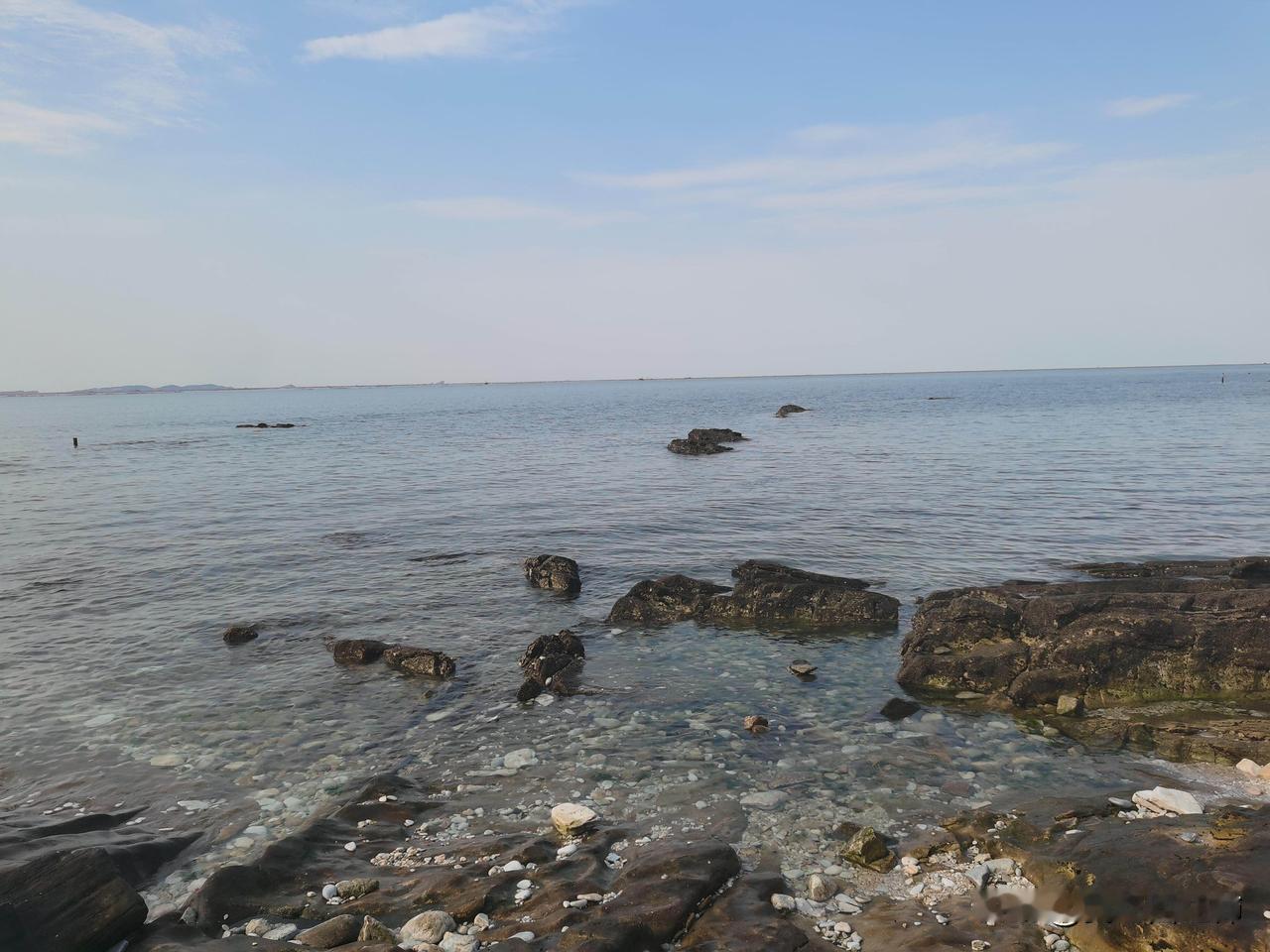 刚入职发现同事们有小团体
我不是入职了嘛，一进去发现大概一个组的同事们分为两波，