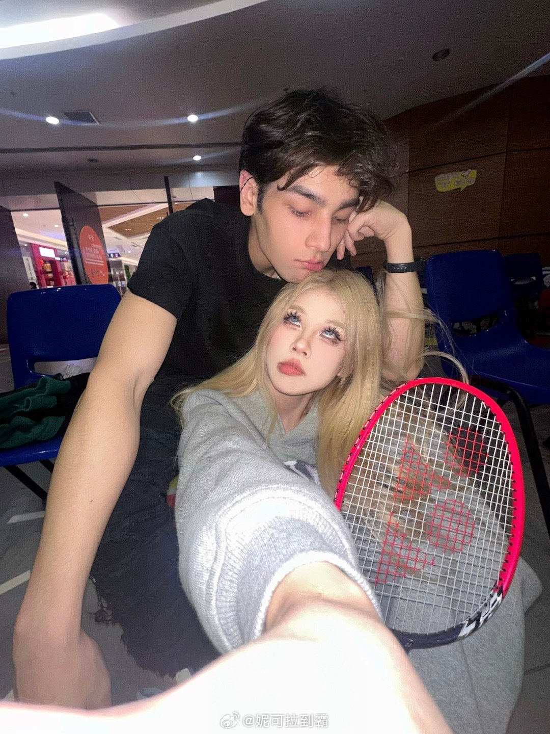 幸福惨🥔🍔🏸️👩🏼‍❤️‍💋‍👨🏻 ​​​