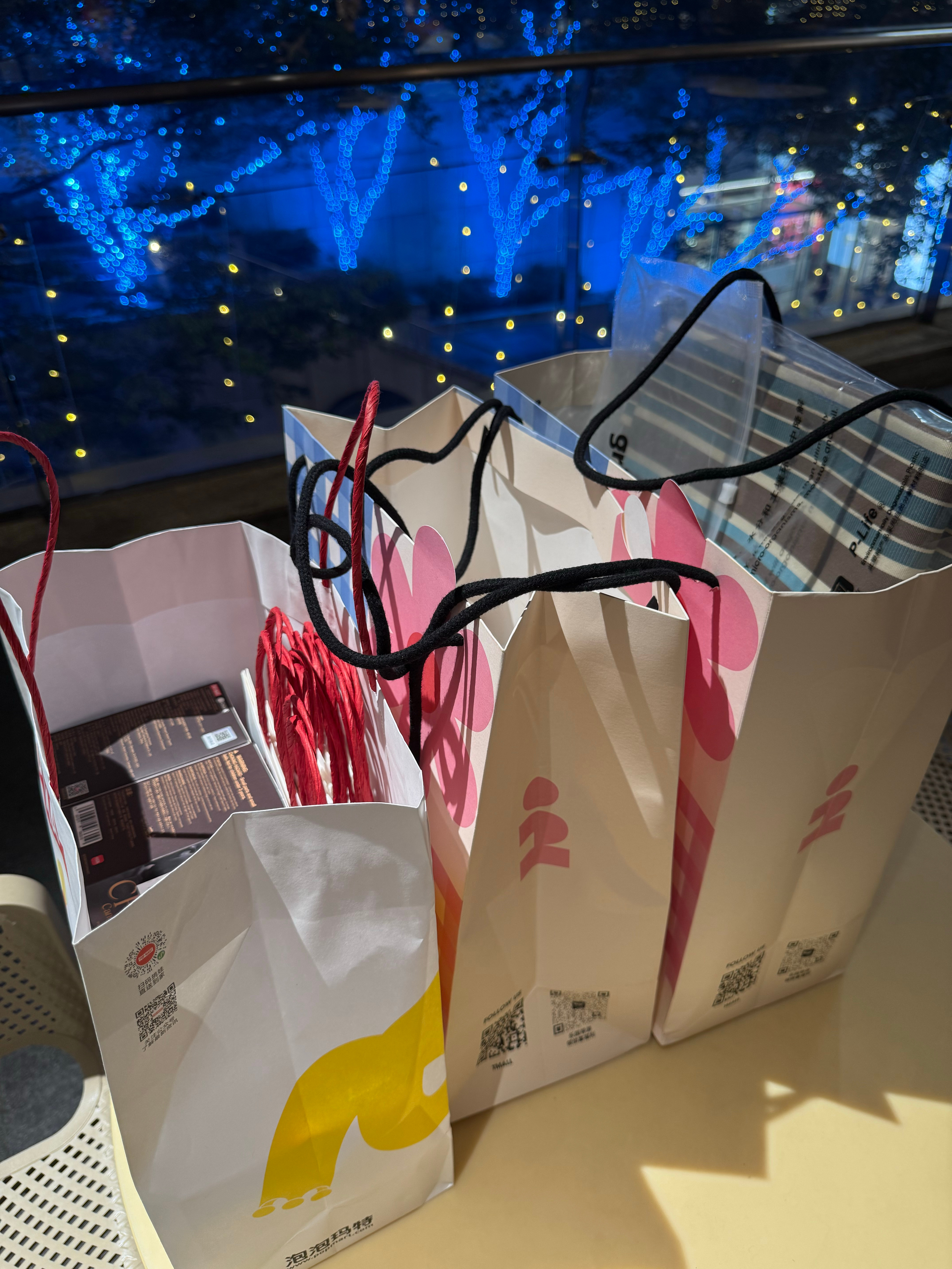 28号接了个宁波慈溪的一日店长 但是是有点商务推广类的 不过有正常的合照环节 好