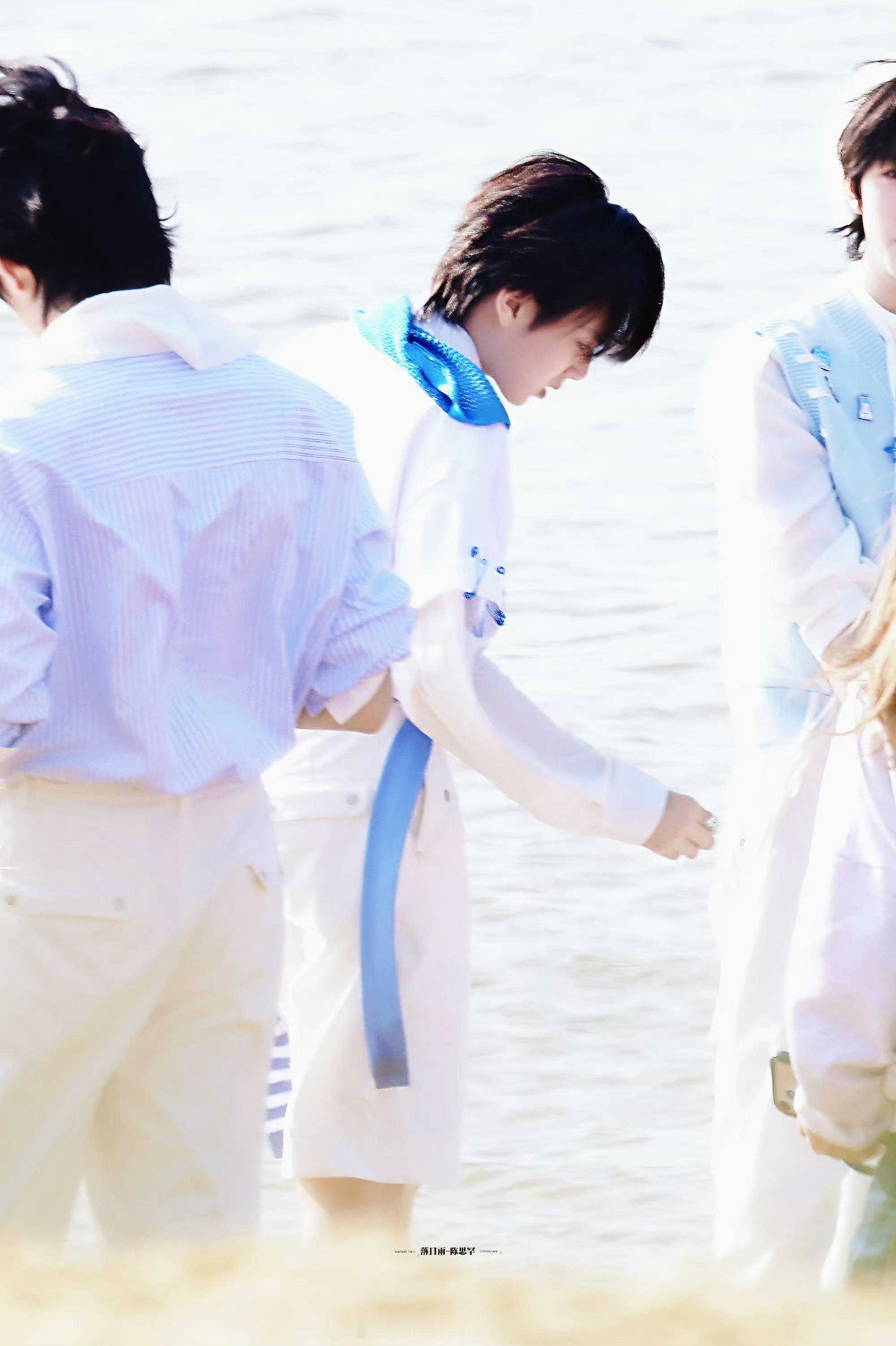 TF四代海边拍摄路透📸王橹杰 张桂源 杨博文 陈奕恒 左奇函 陈浚铭 张函瑞 