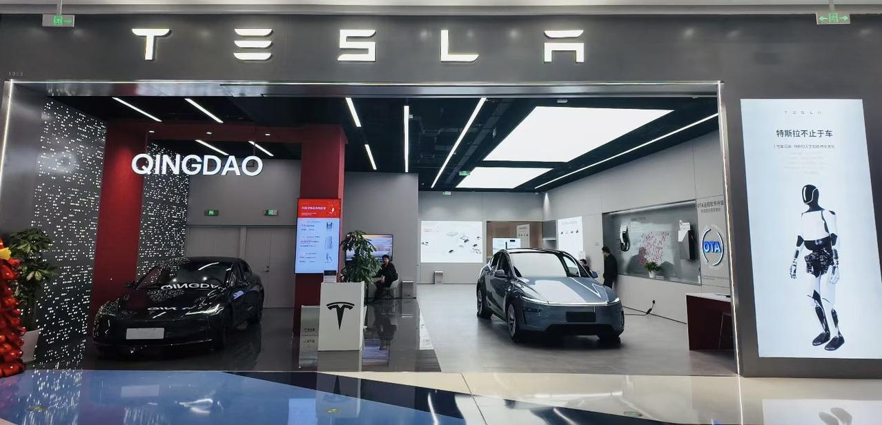 青岛银的特斯拉体验越来越好了！黄岛也有自己的特斯拉店了，昨天偶遇特斯拉青岛西海岸
