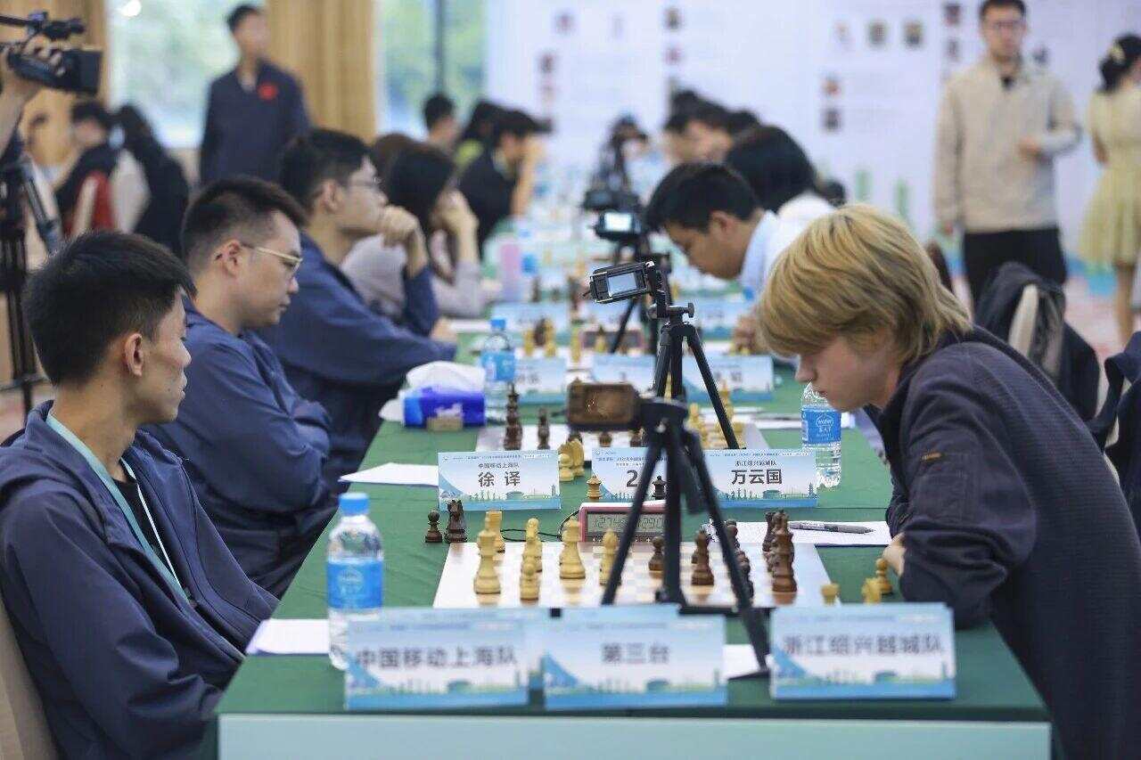 深圳鹏城队升至榜首！中国国际象棋甲级联赛常规赛梅州专场第七轮战罢