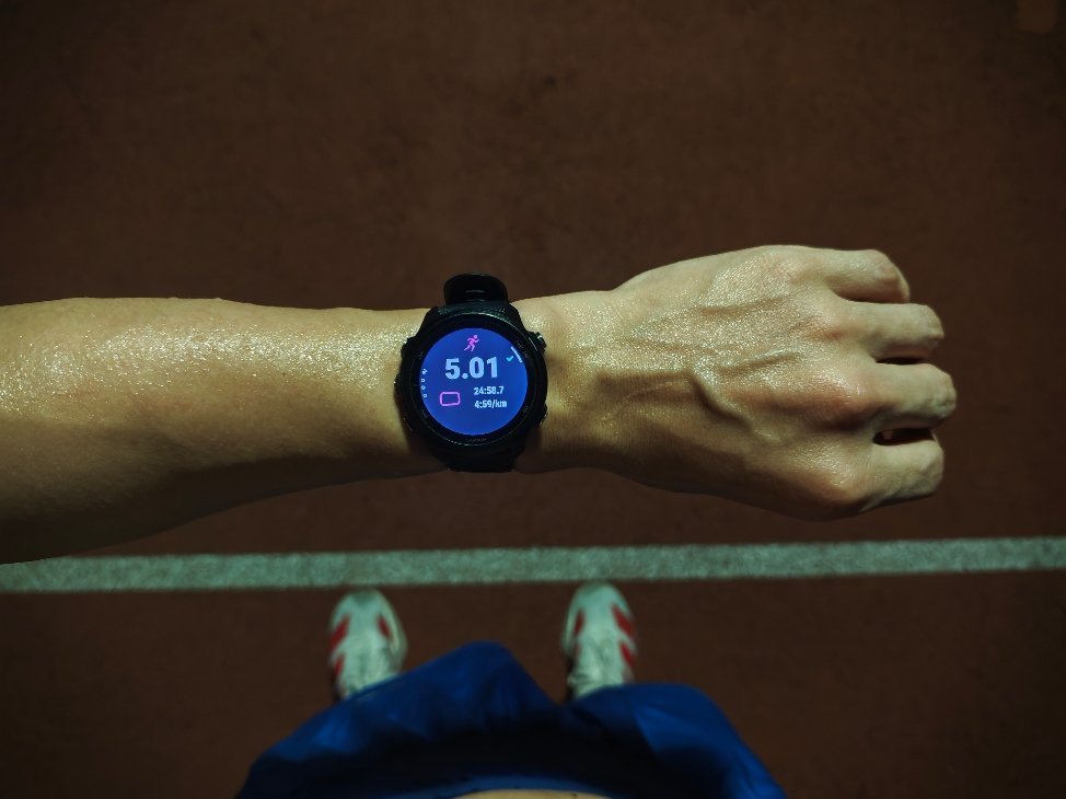打卡5Km跑；原本打算跑个小强度，15Km渐加速跑；起步来猛了跑个5Km，就停了