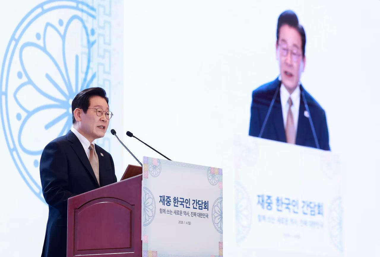 韩国总统李在明这一脚踏进北京城，倒像是拨云见日，透出了几分实在劲儿。

这可是他