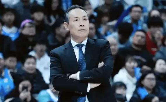 惨遭两连败！赵睿、曾凡博紧急复出，仍然救不了北京男篮！

2月1日，CBA常规赛