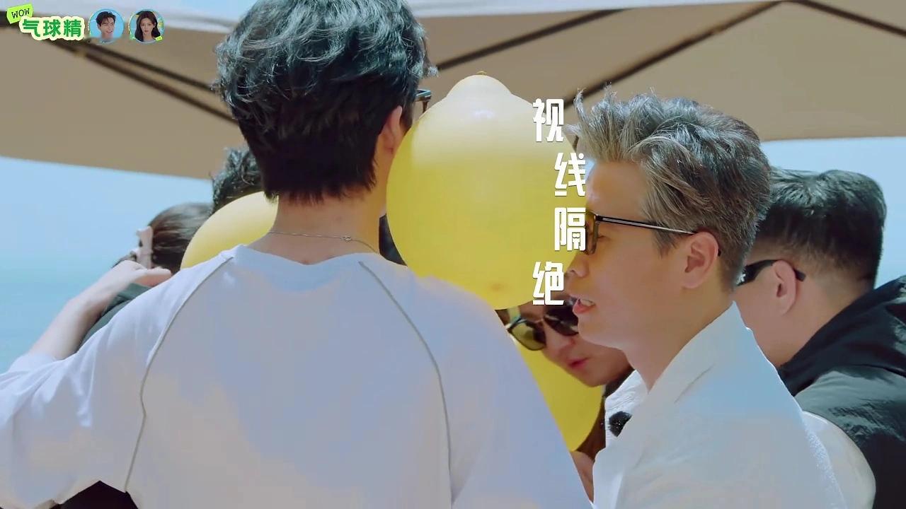 已知乃叔跟宇宁顶气球是顶他脖子，我跟宇宁顶气球岂不是要顶他胳膊地球超新鲜刘宇宁