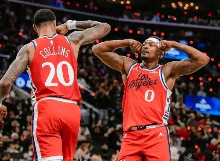 卢：比尔因伤势可能会缺席多场比赛，我会试着让科林斯先首发一段时间。

北京时间今